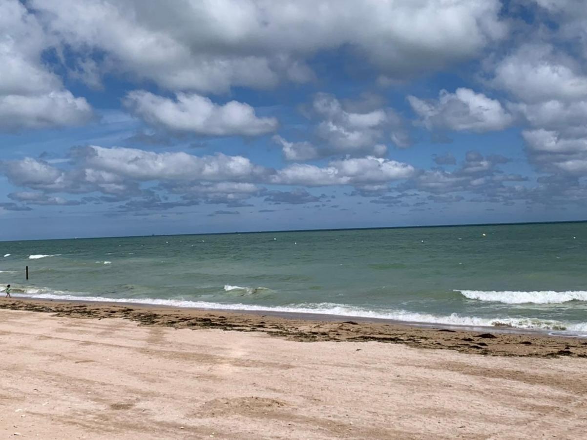 Saint-Aubin-Sur-Mer: Bel Appartement Traversant Ngoại thất bức ảnh